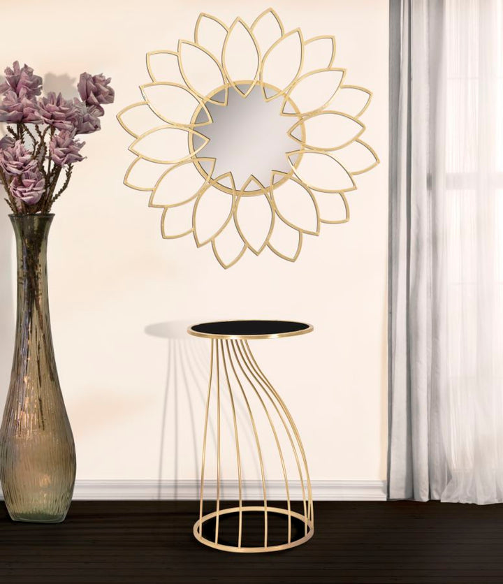 Geometrischer kleiner Tisch aus Metall und Glas in Gold und Schwarz
