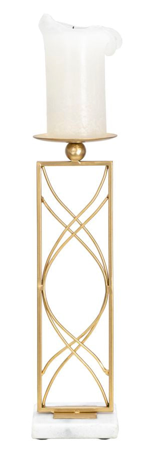 Geometrischer Kerzenständer aus Goldmetall auf weißem Marmorsockel