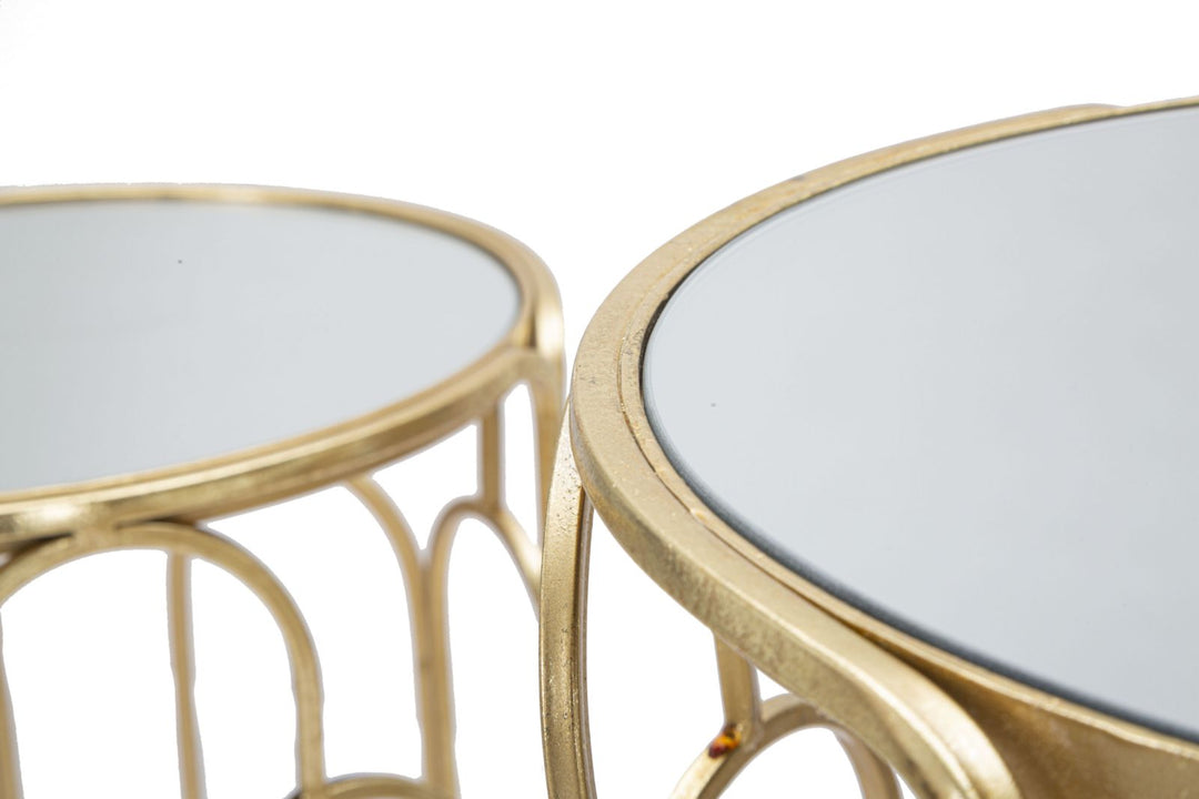 Kleiner runder Tisch aus Metall und Glas im 2er-Set in Gold