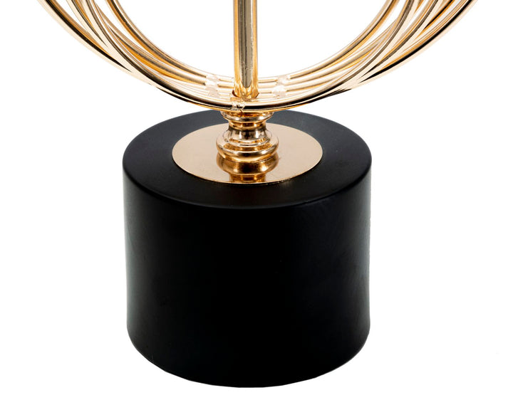 Geometrische Tischleuchte aus Metall in Gold und Schwarz