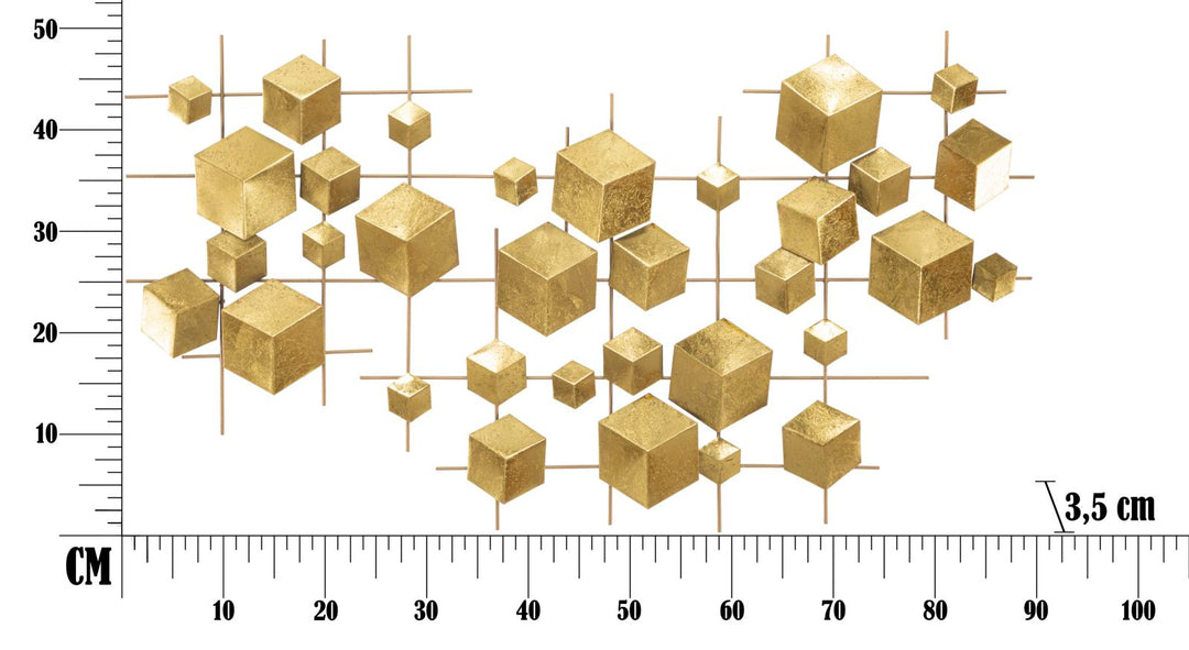 Geometrische Wanddekoration aus Metall in Würfelform mit goldener Farbe