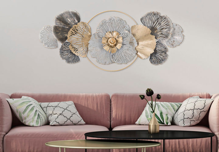 Florale Wanddekoration aus Metall mit rundem Rahmen