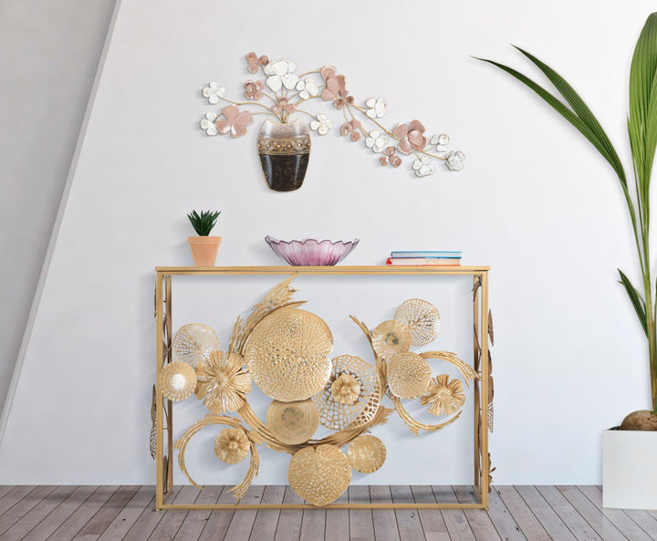 Metallvase mit Blumen Wanddekoration