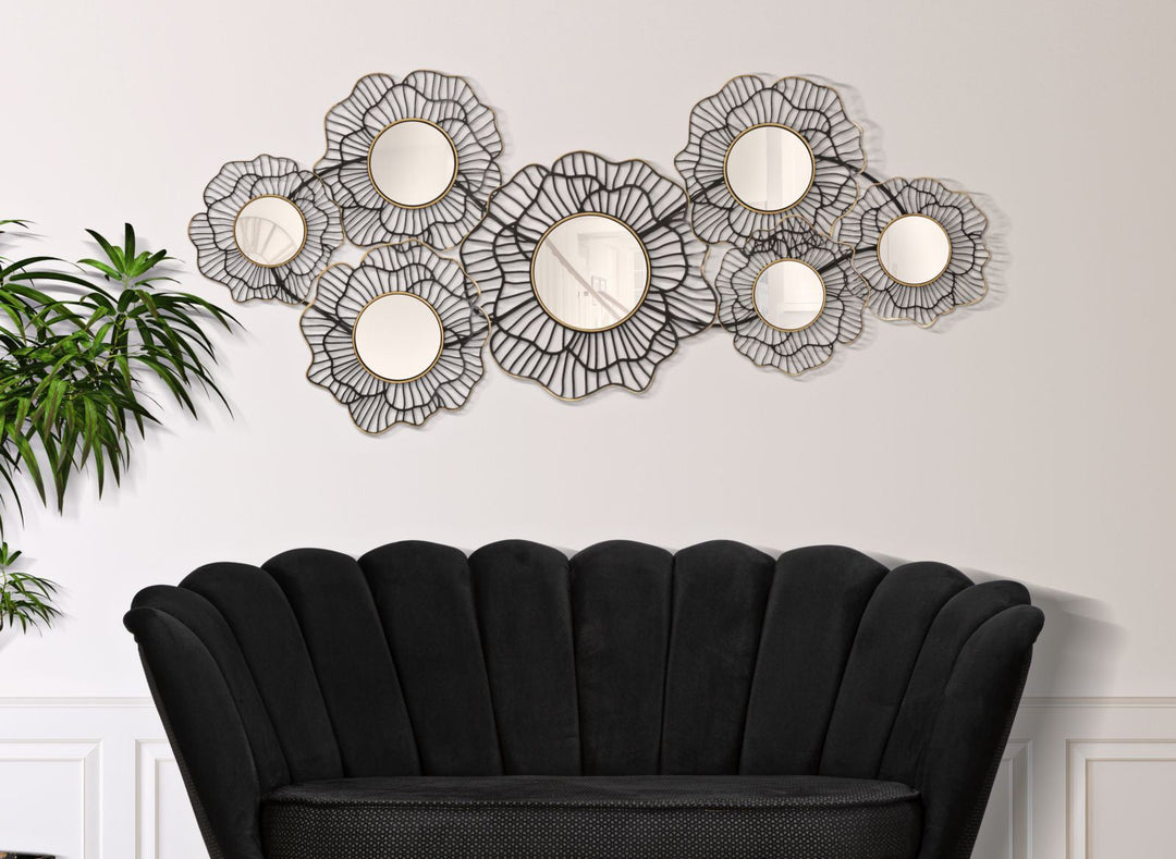 Kleine runde Wandspiegel aus Metall mit floralem Rahmen