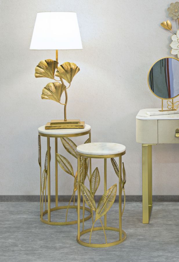 Kleiner runder Tisch mit goldenem Blattmuster aus Metall und Glas, kleines Tischpaar