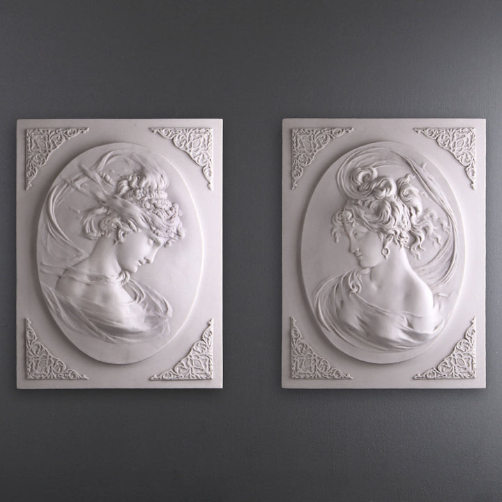 Relief Frauenkopf mit quadratischem Hintergrund (im Paar)