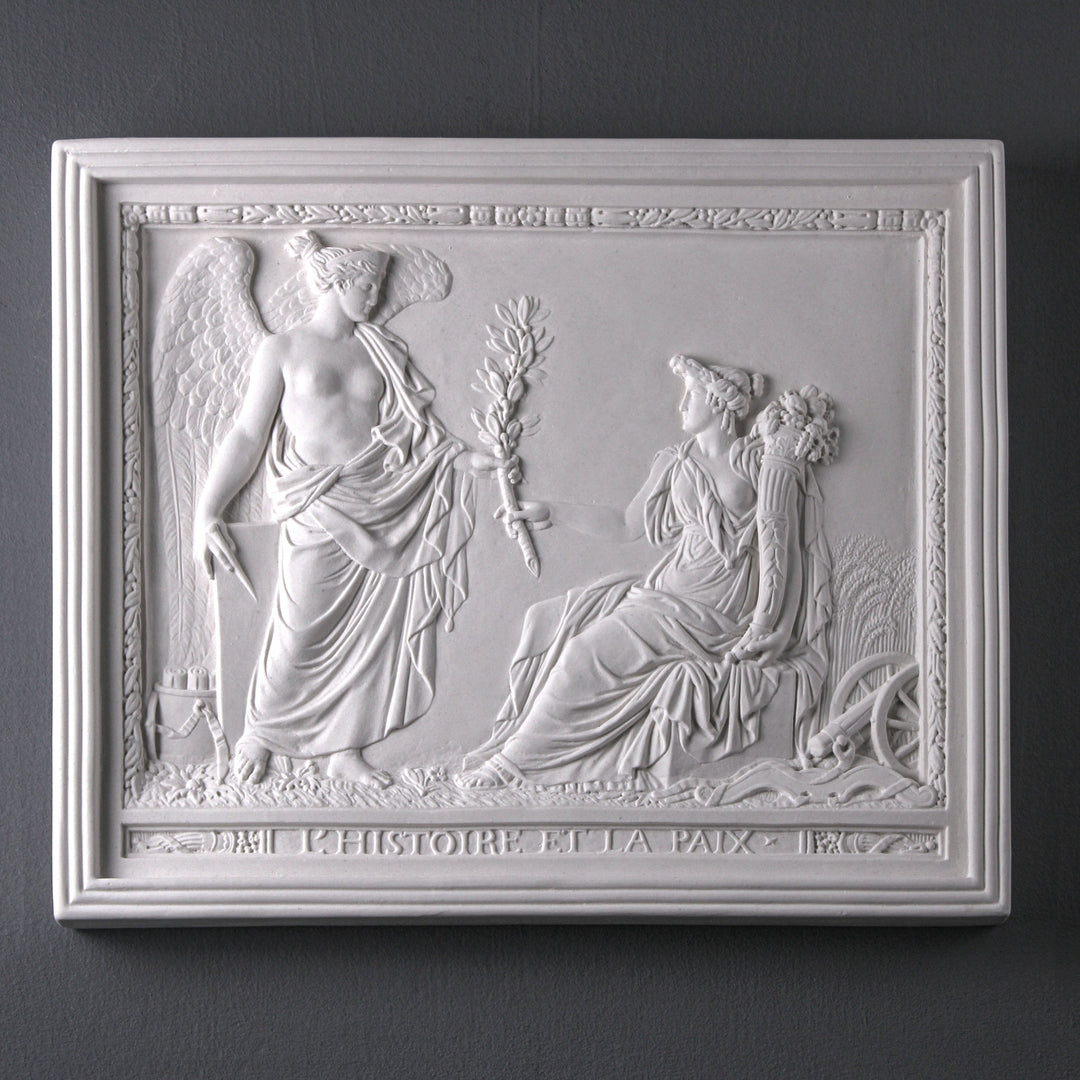Siegesgöttin bringt Frieden – Relief