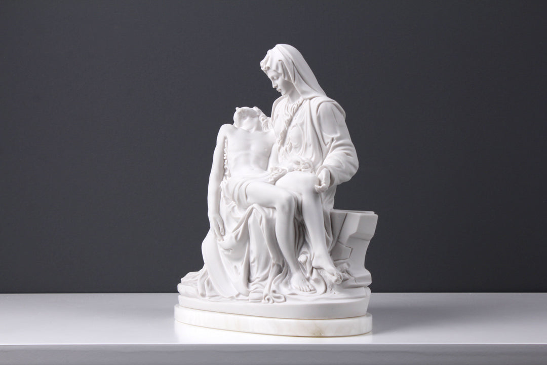 Pieta Skulptur (Klein)