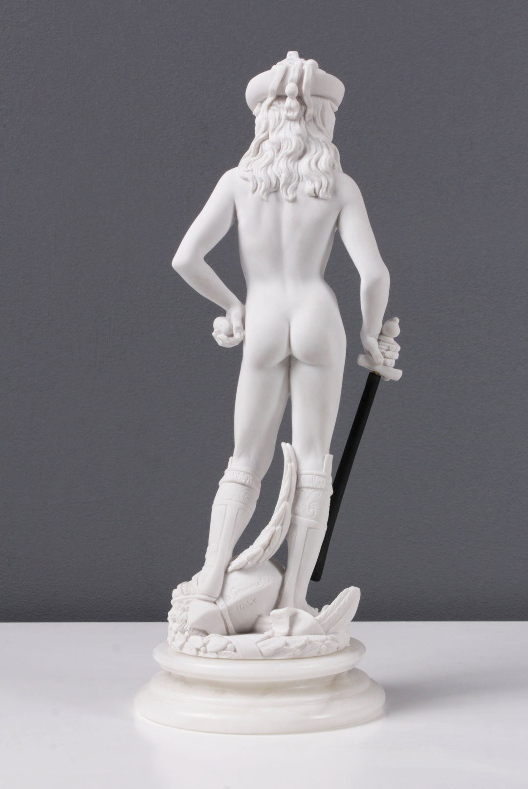 David von Donatello Statue