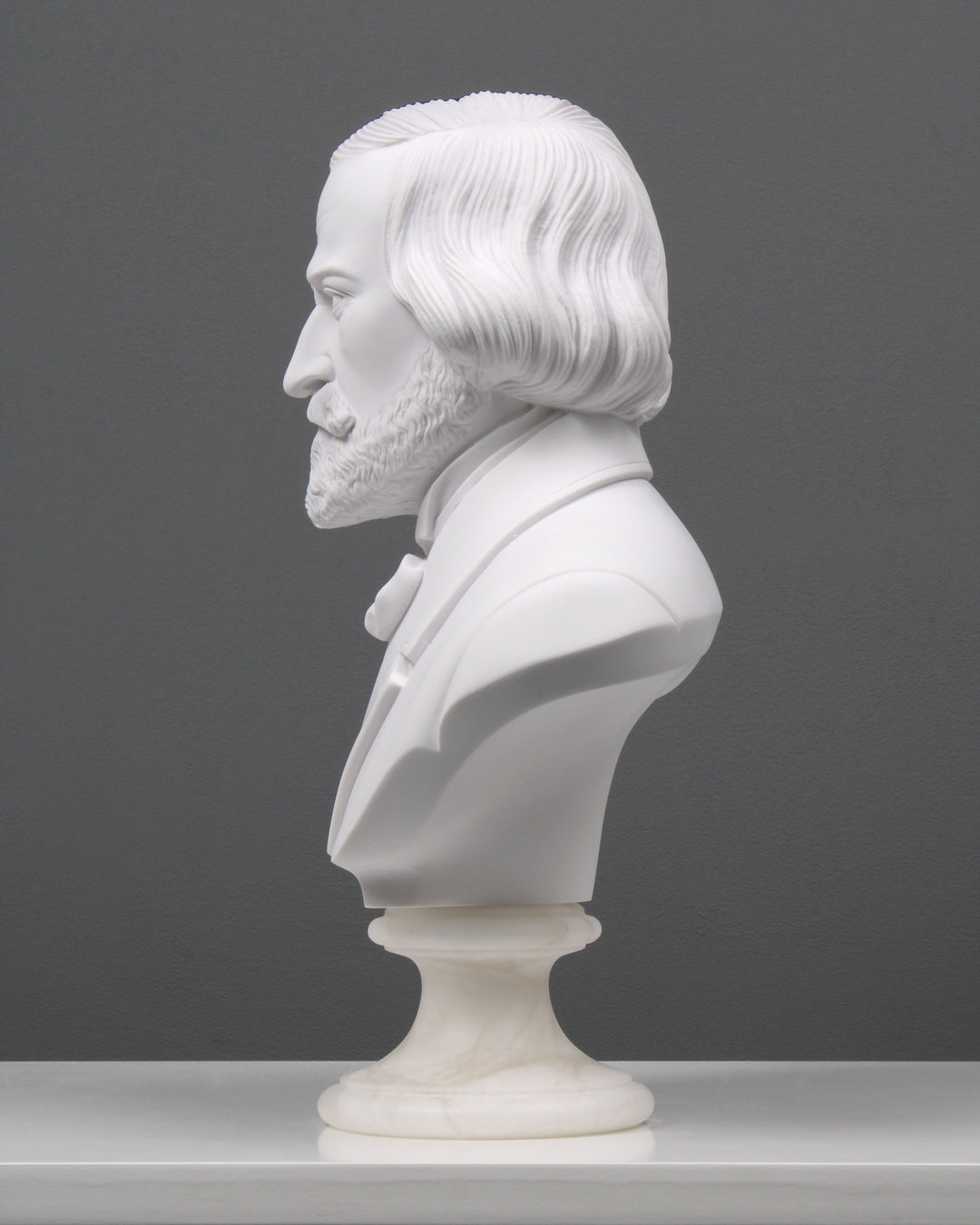 Verdi Büste Statue
