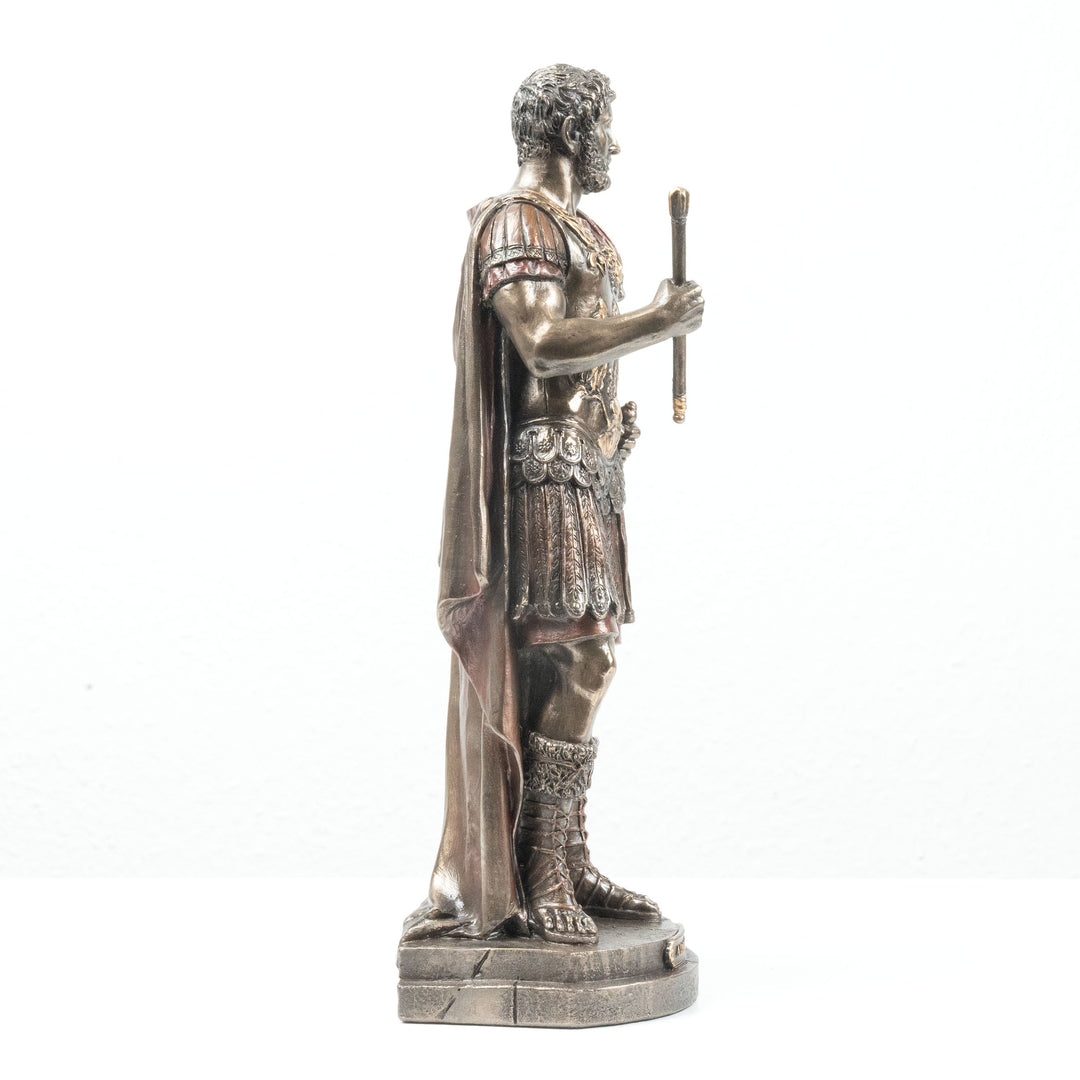 Hadrian Römischer Kaiser (Bronzierte Skulptur aus Kunstharz)