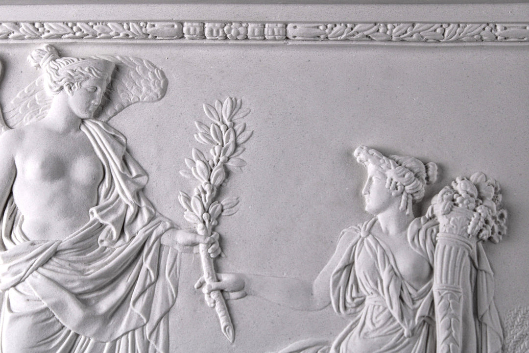 Siegesgöttin bringt Frieden – Relief
