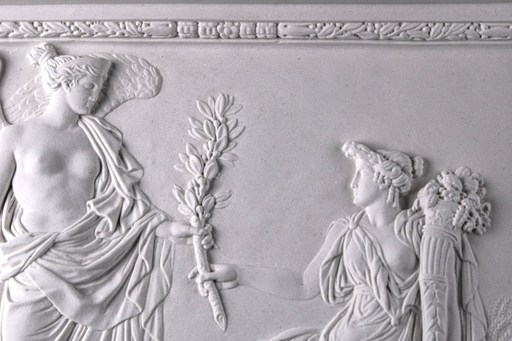 Siegesgöttin bringt Frieden – Relief