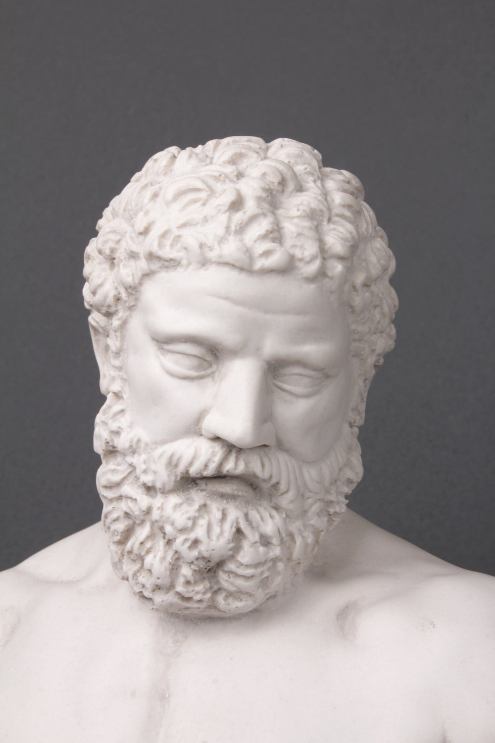 Farnese Herkules Statue (mit schwarzem Sockel)