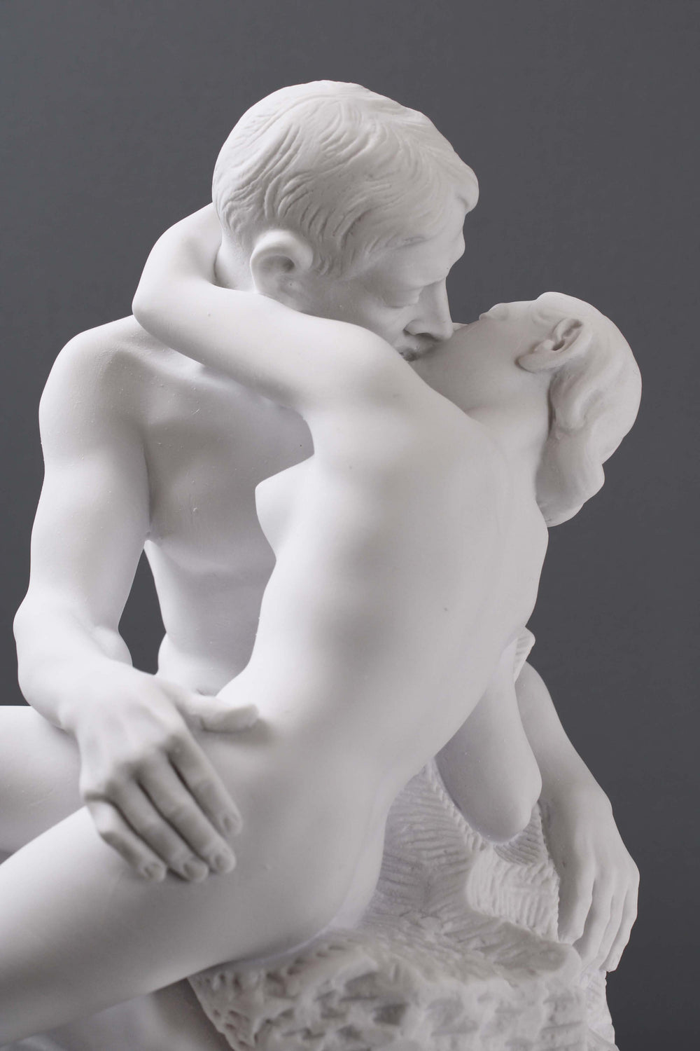 Der Kuss Statue - Liebespaar Skulptur von Rodin