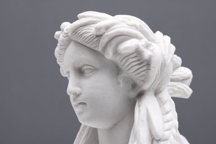 Sphinx Statue (Klein)