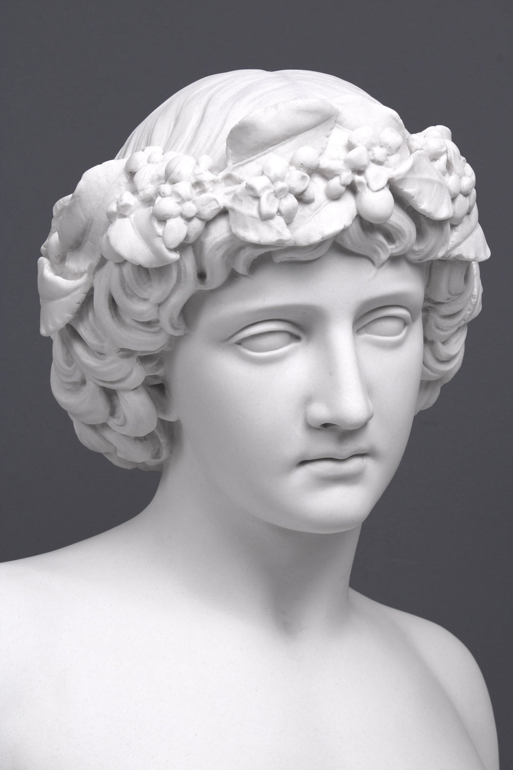 Antinous mit Bacchuskranz Büste