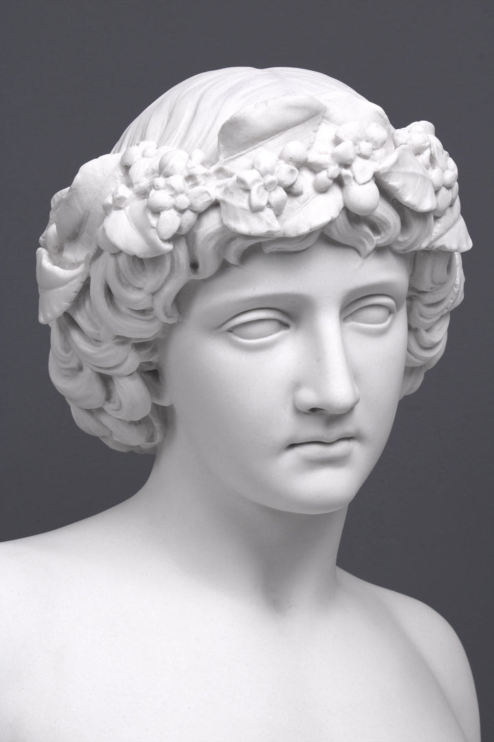Antinous mit Bacchuskranz Büste