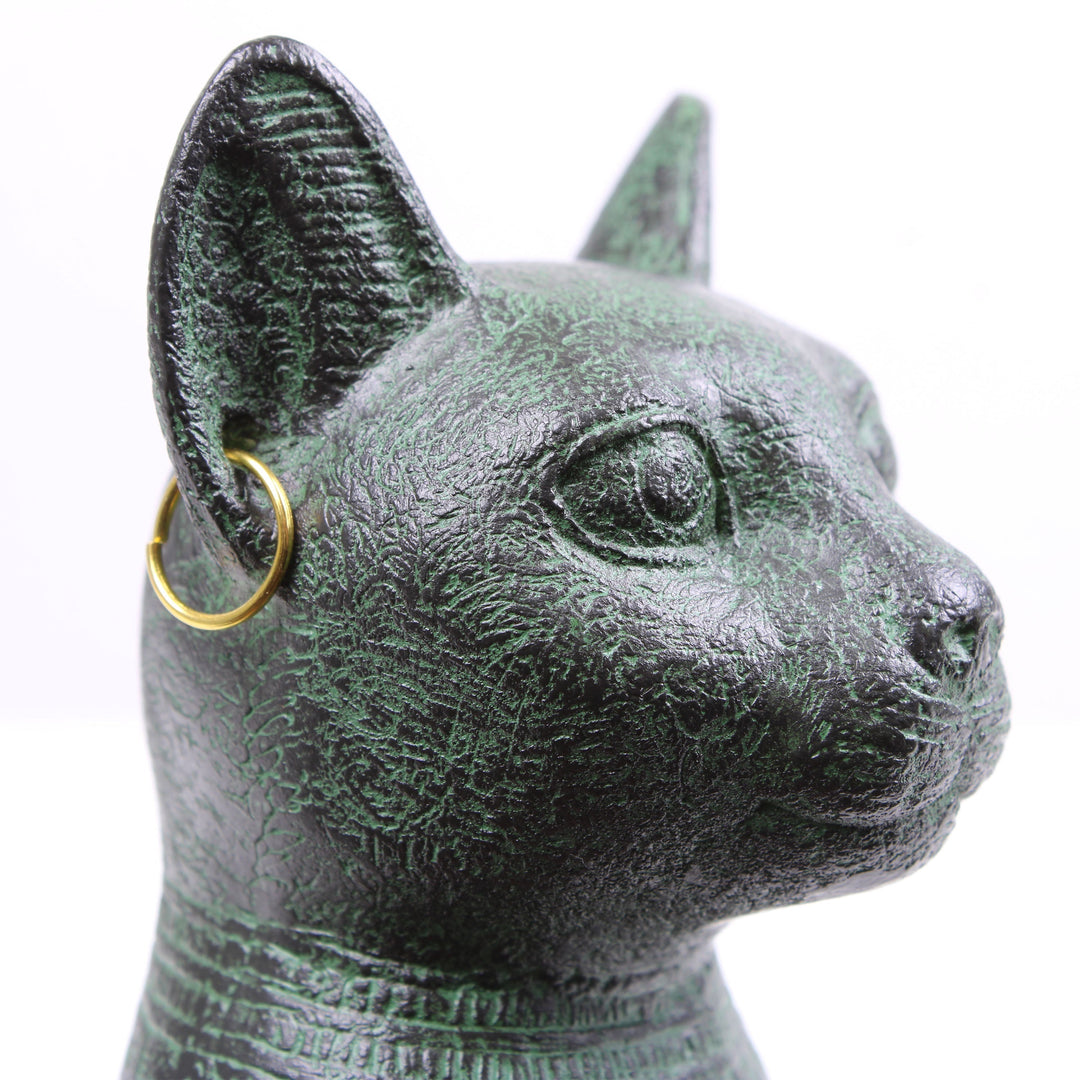 Bastet Statue – Bronzierte Ägyptische Skulptur aus Kunstharz