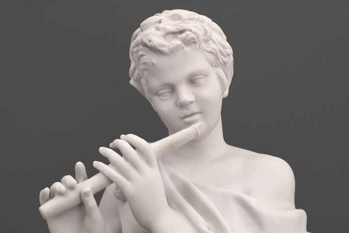 Satyr mit Floete Statue