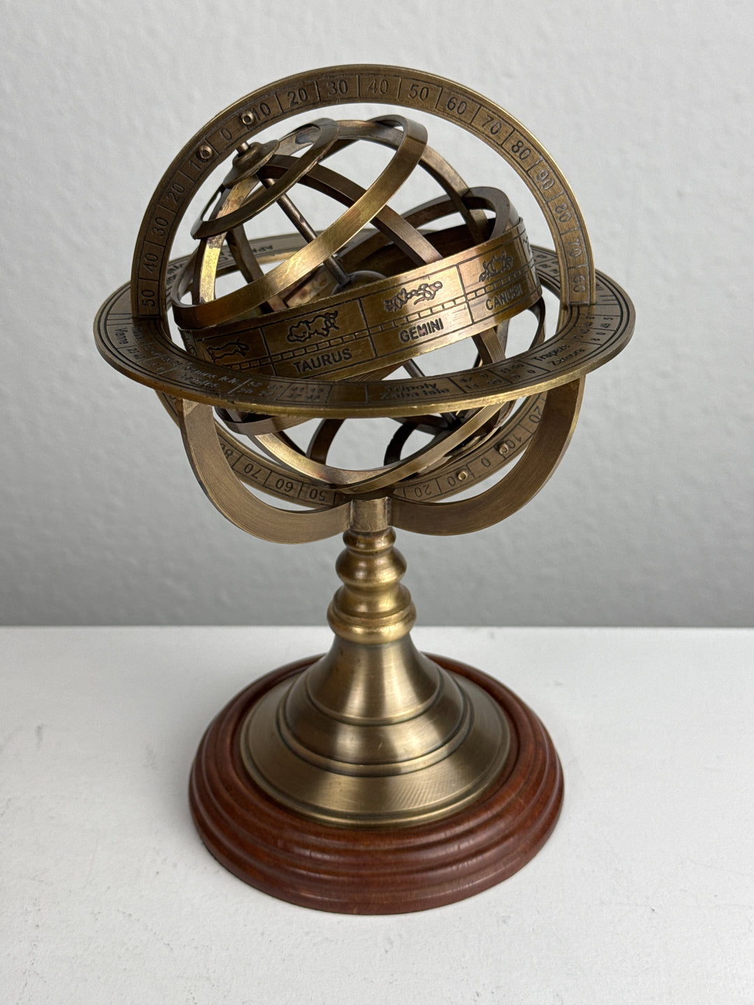 Grosse Armillarsphäre (Messing Skulptur)