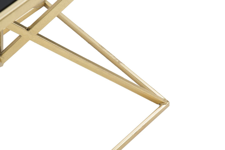 Kleiner Couchtisch aus Metall in Gold und Schwarz mit pyramidenförmigen Beinen