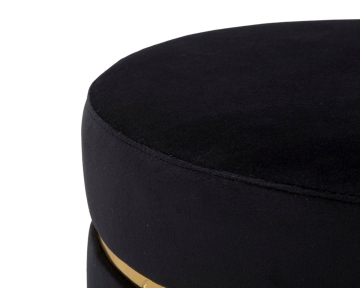 Gepolsterter Sitz aus schwarzem und goldenem Samt