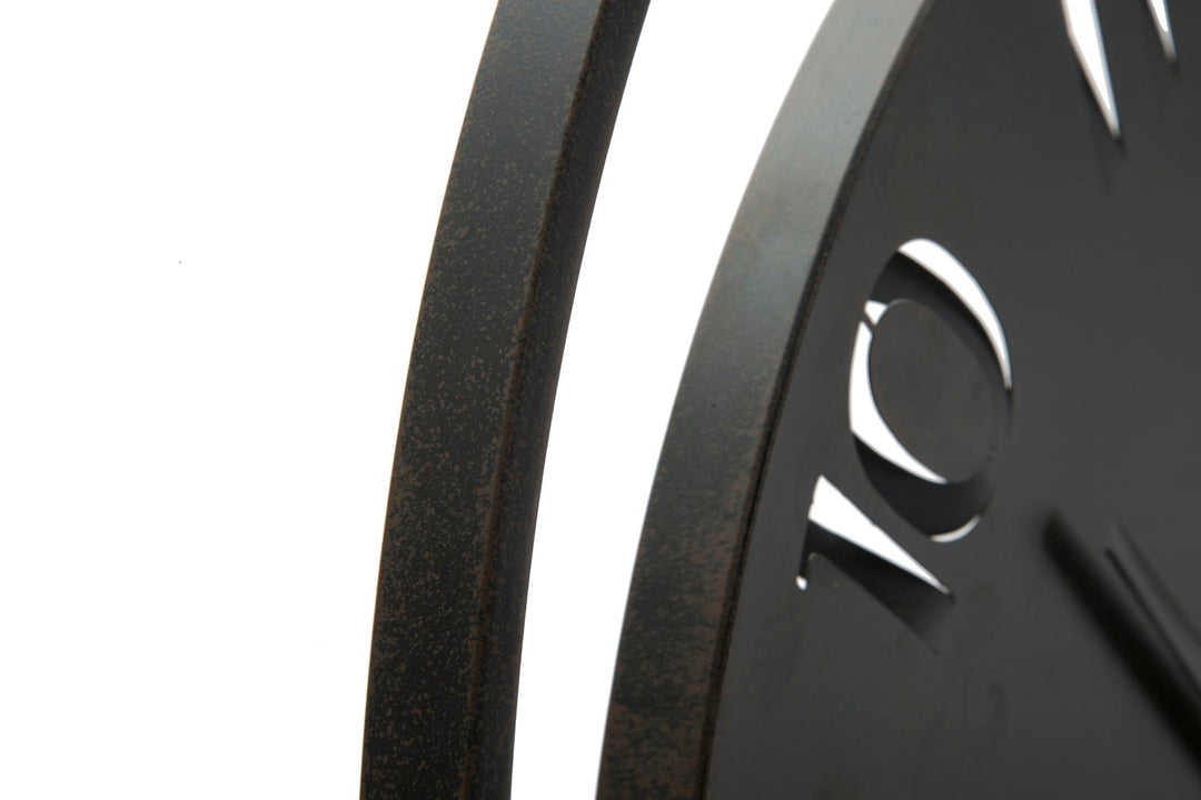 Schwarze runde Wanduhr aus Metall