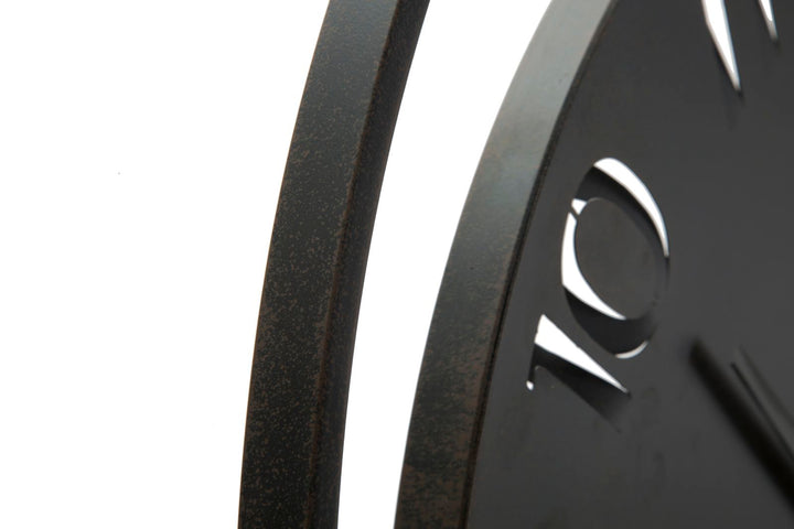 Schwarze runde Wanduhr aus Metall