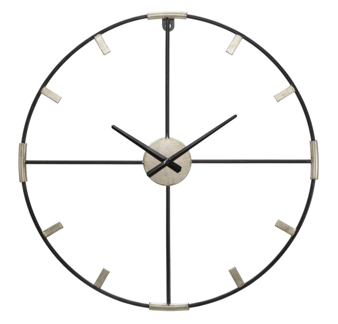 Silberne und schwarze Wanduhr aus Metall
