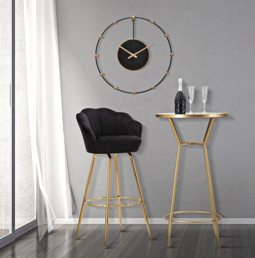 Barhocker aus schwarzem Samt mit goldenen Metallbeinen