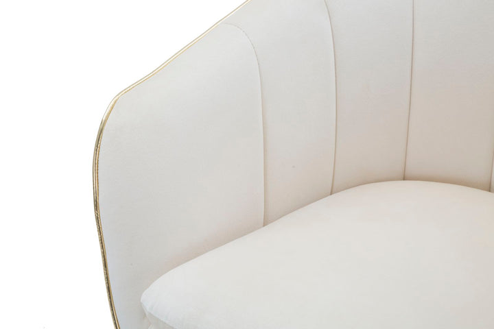 Cremefarbener gepolsterter Sessel mit schwarzen Holzbeinen und goldenen Details