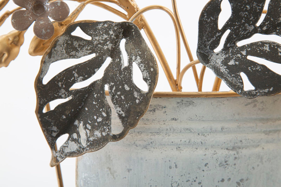 Vase mit Metallblumen (Moderne Dekoration)