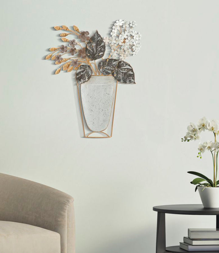 Vase mit Metallblumen (Moderne Dekoration)