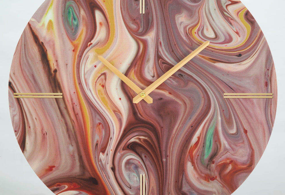 Wanduhr mit Marmormuster