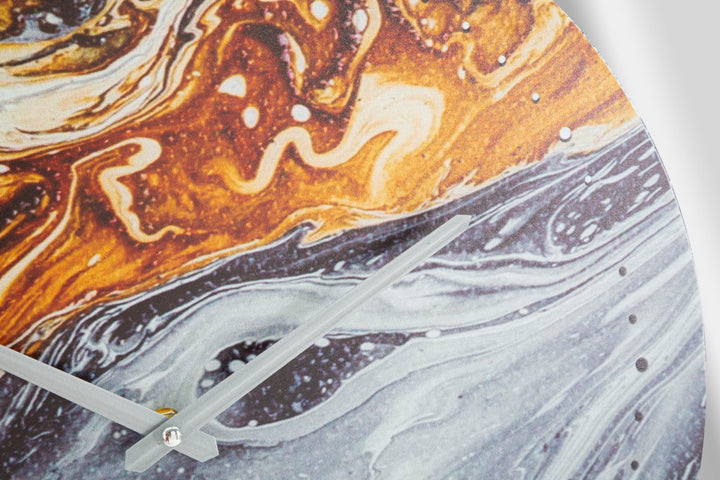 Wanduhr mit Marmormuster