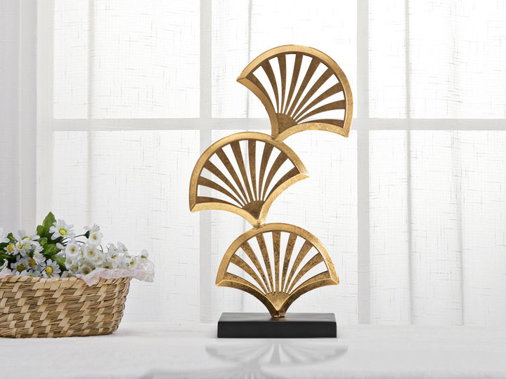 Goldene Palmblattdekoration (Moderne Skulptur)