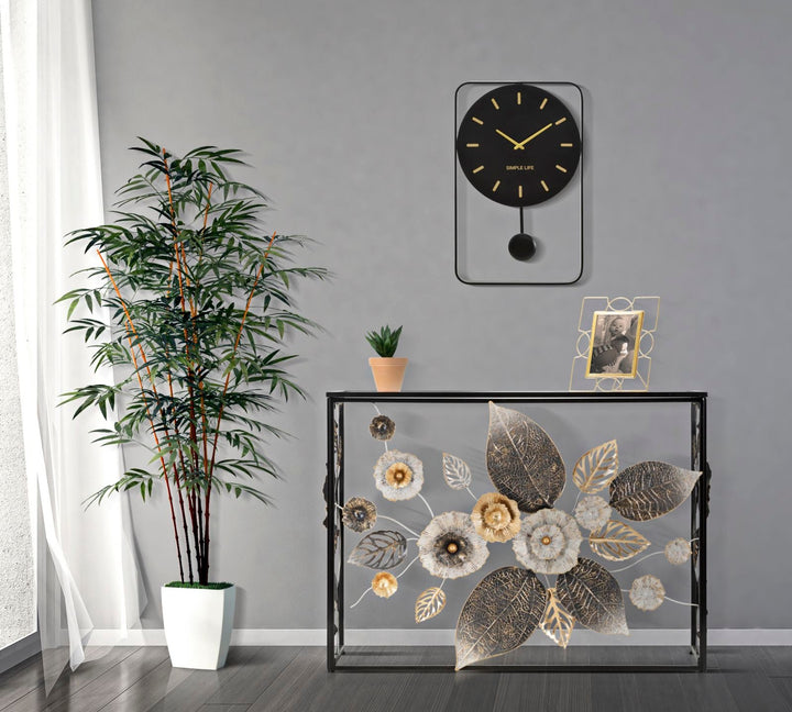 Schwarzer Konsolentisch aus Metall und Glas mit Blumen- und Blattmotiv