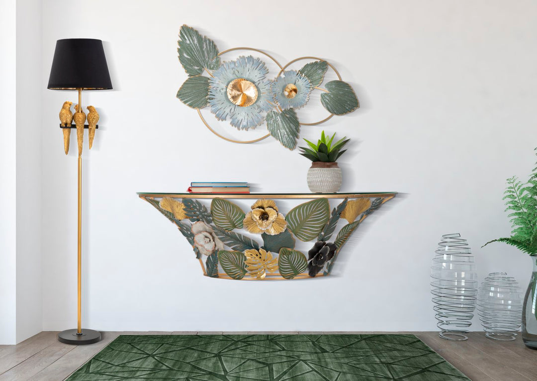 Wandregal aus Metall und Glas mit buntem Blättermuster