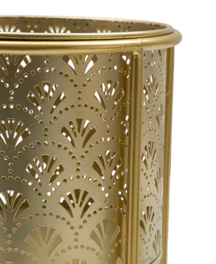 Runder Blumentopf aus goldenem Metall