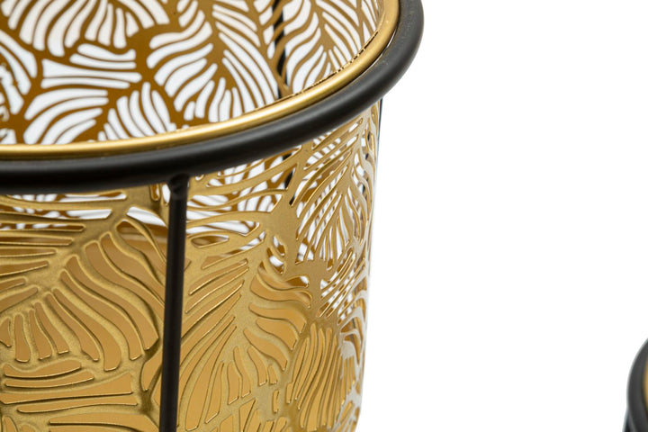 Runder Blumentopf aus goldenem Metall mit Blättermuster