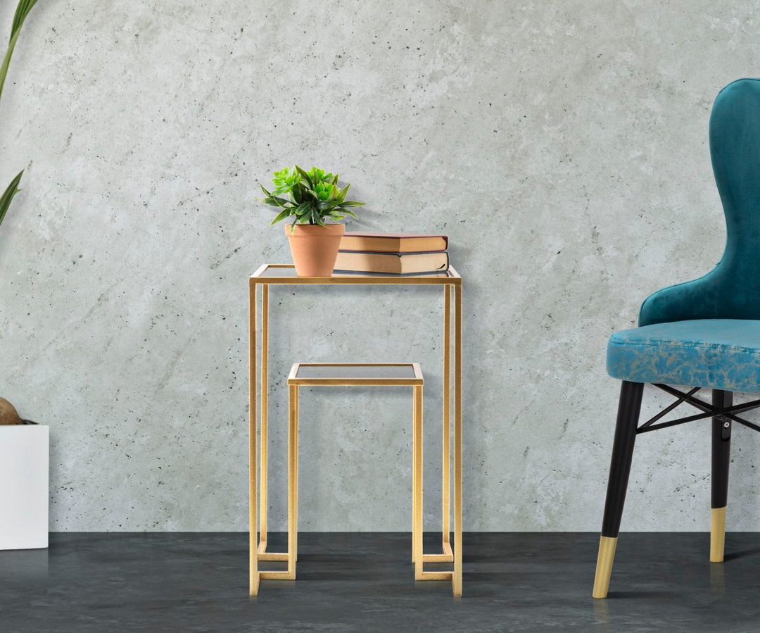 Rechteckiger kleiner Tisch aus Metall und Glas in Gold