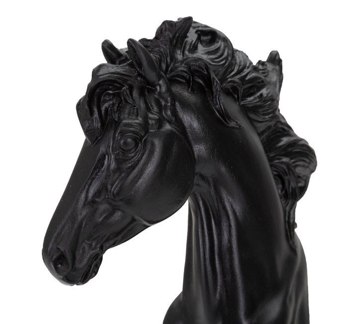 Schwarz & Gold Pferd Schachfigur (Modern Sculpture)