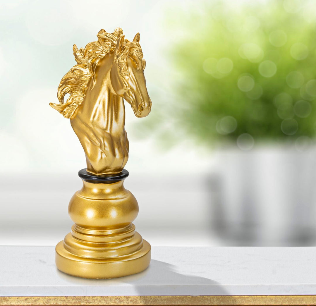 Gold & Schwarz Ritter Schachfigur (Moderne Skulptur)