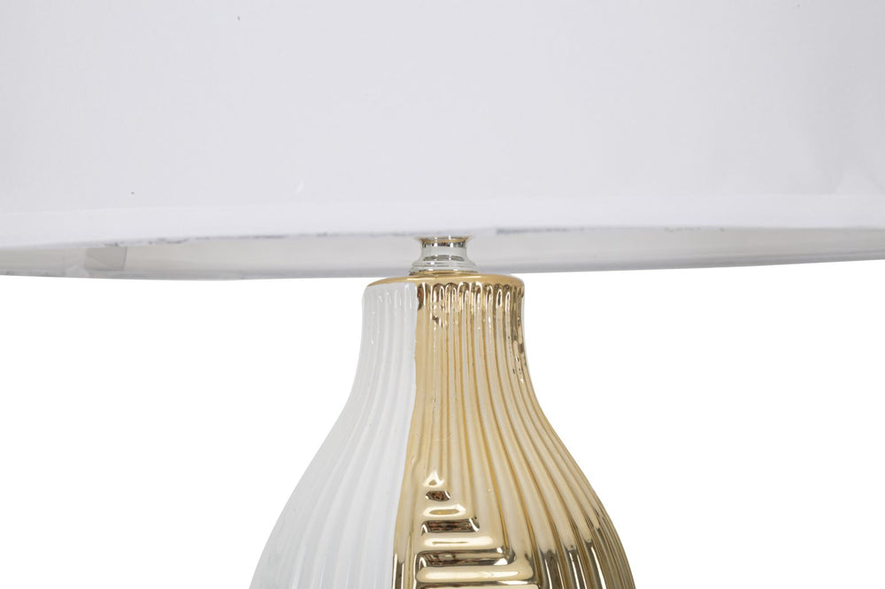 Geometrische Tischlampe aus Keramik in Gold und Weiß