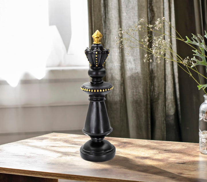 Schwarz & Gold König Schachfigur (Moderne Skulptur)