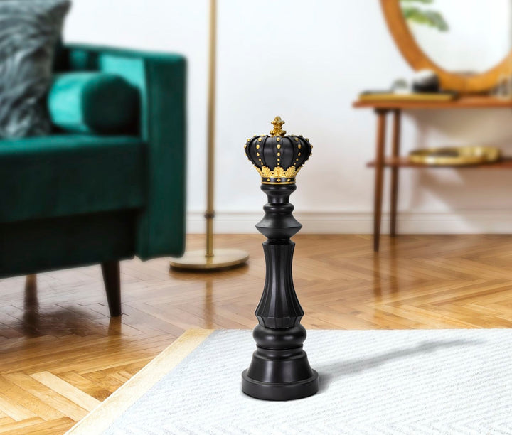 Schwarz & Gold König Schachfigur (Moderne Skulptur)