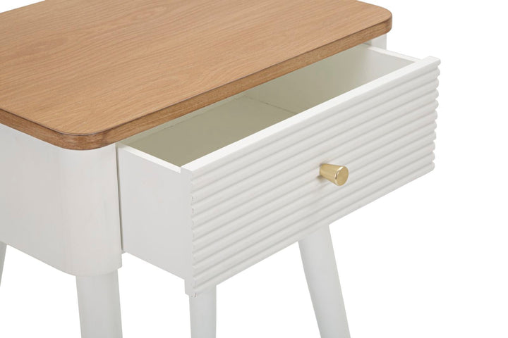 Weißer Holznachttisch mit Schubladen