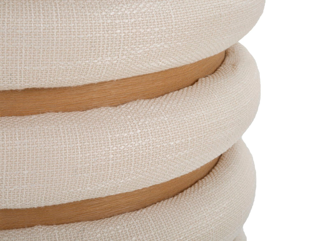 Cremefarbener gepolsterter Puff aus Holz