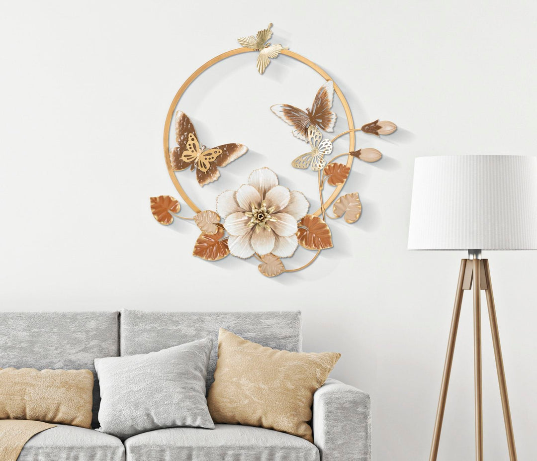 Metallische Schmetterlings- und Blumenwanddekoration in rundem Rahmen